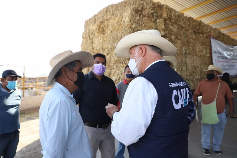 Entregan apoyos a ganaderos afectados por contingencias climatológicas en Tolimán