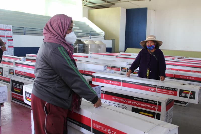 Entregaron calentadores solares y estufas ecológicas en comunidades de Amealco