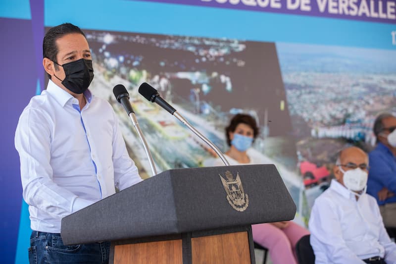 Francisco Domínguez entregó obras en Bosque de Versalles y Camino a San Francisco