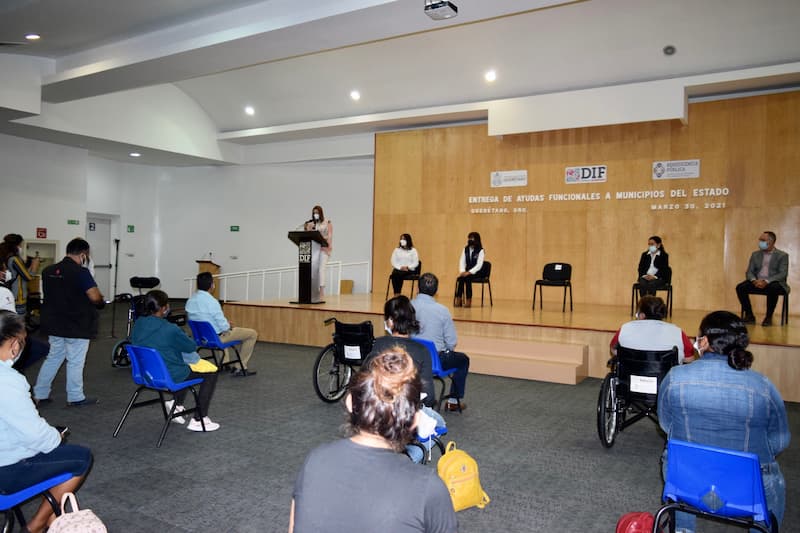 Inicia entrega de ayudas funcionales 2021 en municipios de Querétaro