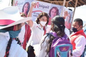 Abigail Arredondo propone enviar 300 doctores a la sierra gorda y al semidesierto queretano