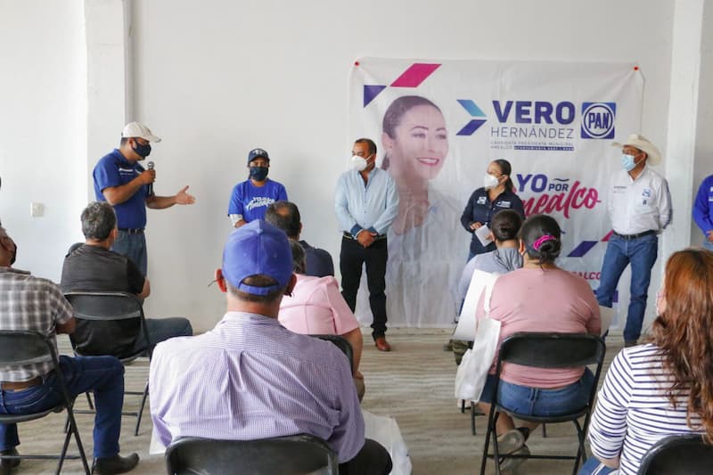 Vero Hernández recorrió el mercado municipal de Amealco, mujeres la respaldan