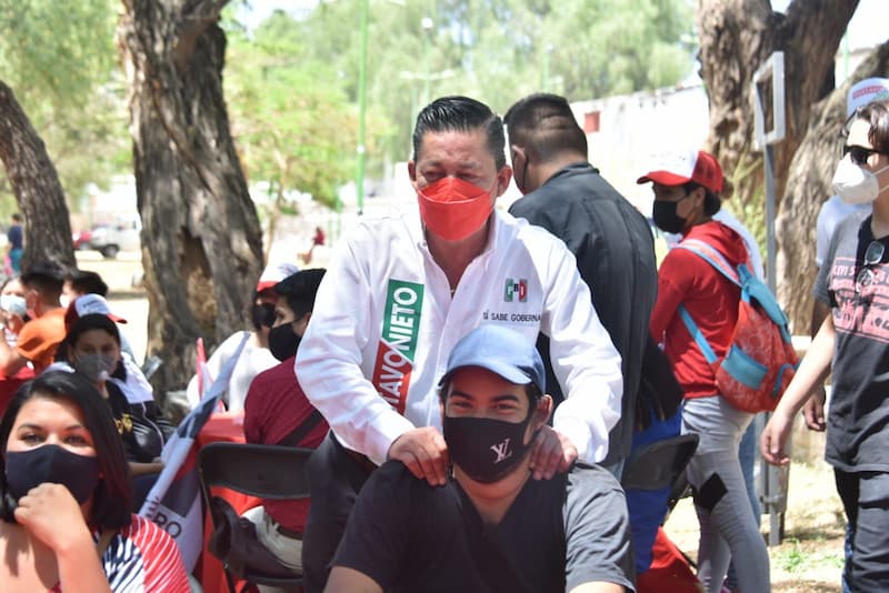 Gustavo Nieto se reúne con mujeres militantes y simpatizantes en San Juan del Río