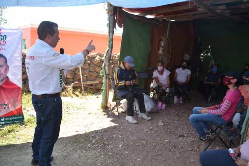 Hugo Cabrera expone sus propuestas a habitantes de Senegal de las Palomas y Laguna de Vaquerías