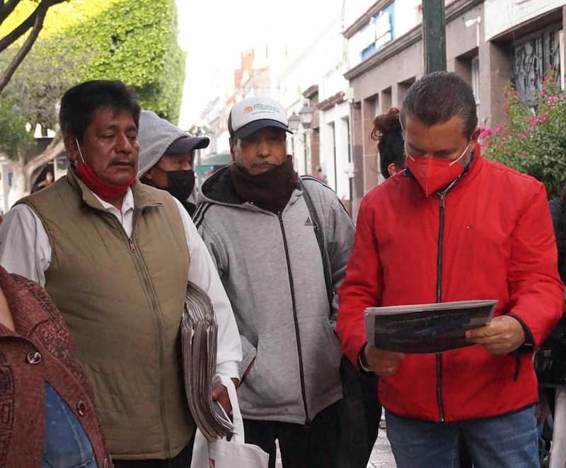 Hugo Cabrera reconoce a voceadores de San Juan del Río