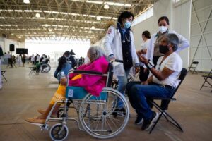 Los adultos mayores de San Juan del Río pueden acudir por su vacuna contra Covid-19