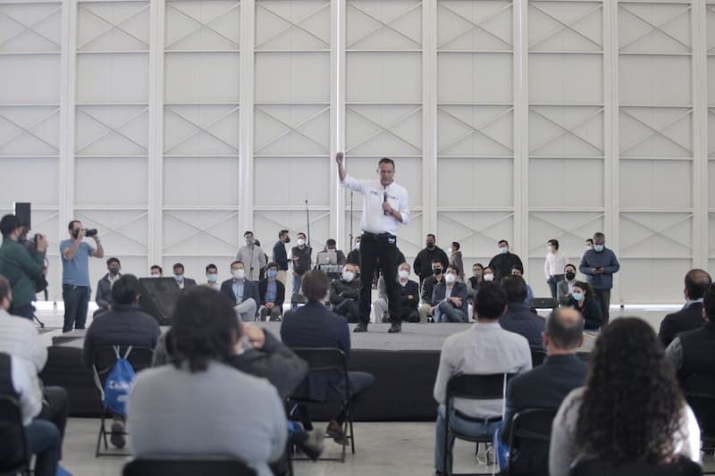 Mauricio Kuri realizó visita a la Universidad Aeronáutica en Querétaro