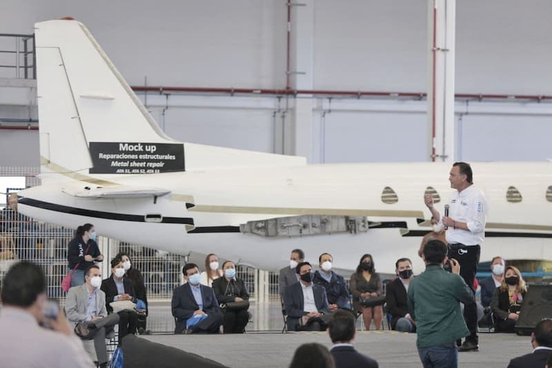 Mauricio Kuri realizó visita a la Universidad Aeronáutica en Querétaro