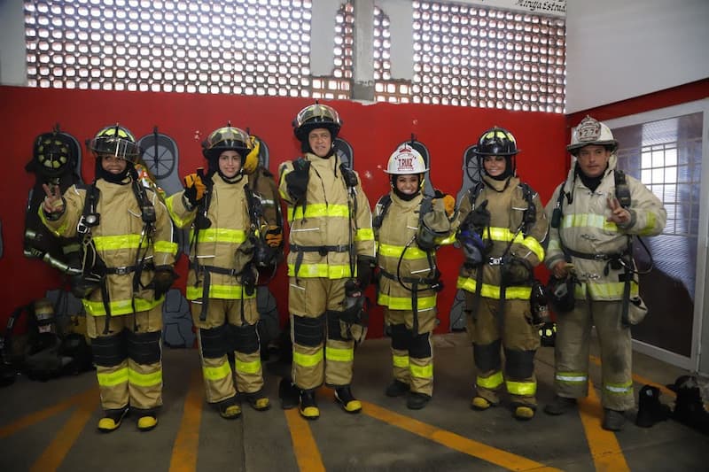 Mauricio Kuri se reúne con Bomberos de San Juan del Río