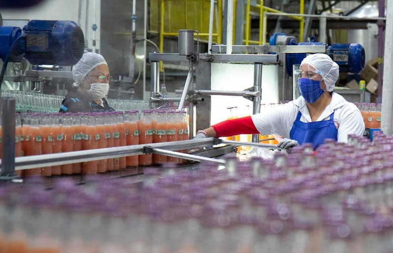 Roberto Cabrera visita Cooperativa Pascual en San Juan del Río