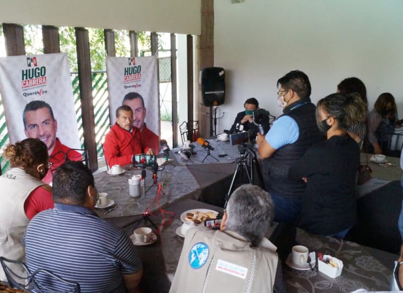 Hugo Cabrera presenta propuestas en materia educativa para el Distrito 2