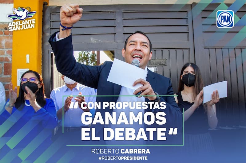 Roberto Cabrera demostró liderazgo y seriedad en debate de la UAQ