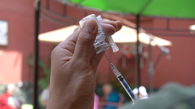 Continúa la vacunación para personas de 40 años o más en Querétaro