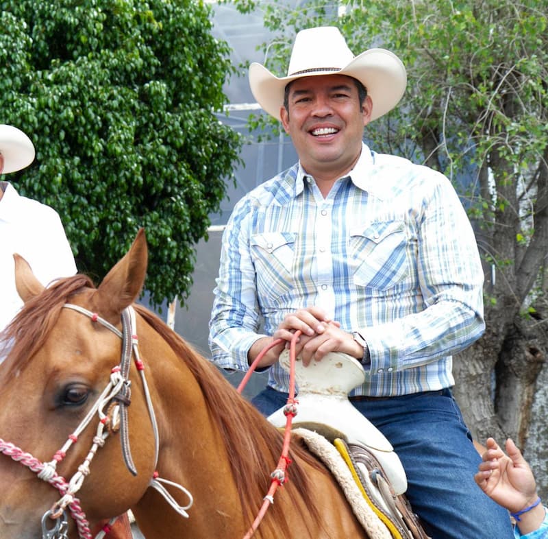 Roberto Cabrera participó en tradicional cabalgata en SJR