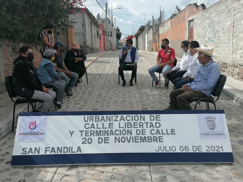 Entregan obras de urbanización en comunidades de Pedro Escobedo