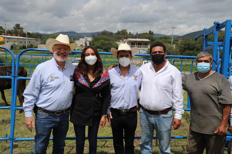 Ganaderos de Colón recibieron equipamiento por parte de la SEDEA