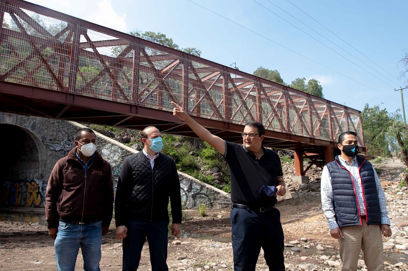 Supervisan puente peatonal en Loma Alta, SJR