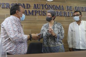 UAQ Campus Cadereyta recibe escrituras públicas