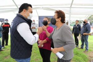 Entregan obras de mantenimiento vial en colonia El Refugio, QRO 1