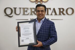 Luis Nava obtiene certificado PRO-SIMPLIFICA para el Municipio de Querétaro