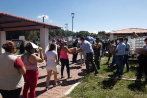 Municipio de SJR continúa con los apoyos para habitantes de La Rueda 1