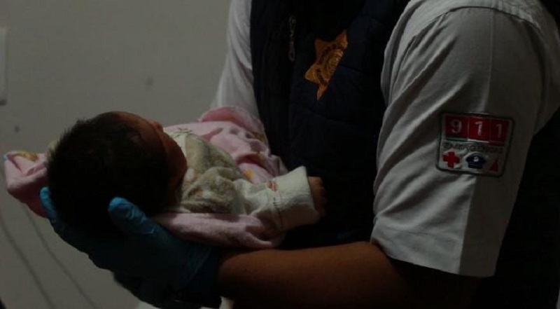 Policías del mpio de QRO apoyaron en labor de parto en Colinas de Menchaca