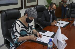 Se firma convenio de colaboración entre la UAQ y Canacintra SJR