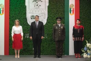 Memo Vega encabeza Grito de Independencia en San Juan del Río