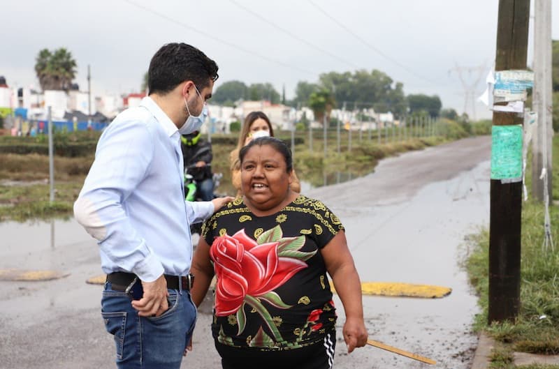 Agustín Dorantes recorrió zonas afectadas por lluvias en SJR