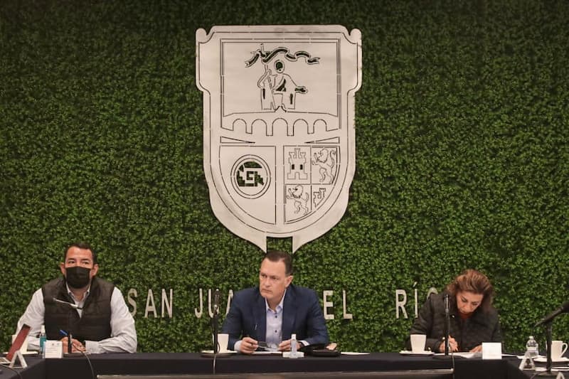 Colocarán alarmas en 2 mil escuelas de Querétaro; Mauricio Kuri