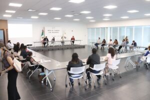 Diputada Laura Dorantes realiza mesa de trabajo con Regidores