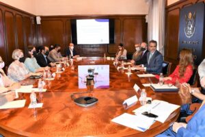 Oficial Mayor entregó nombramientos del Fideicomiso QroNos