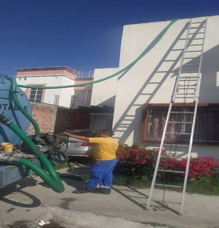 Refuerzan reparto de agua potable en Municipio de Querétaro
