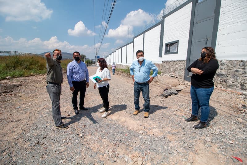 Roberto Cabrera supervisa obra de acceso a nueva Base Regional de Guardia Nacional