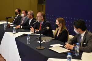 Titular de SEDESU se reunió con presidentes de cámaras y clústers de QRO