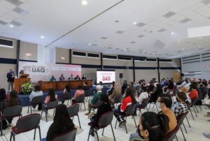 120 estudiantes fueron beneficiados a través del proyecto 'Mi Escritorio UAQ'