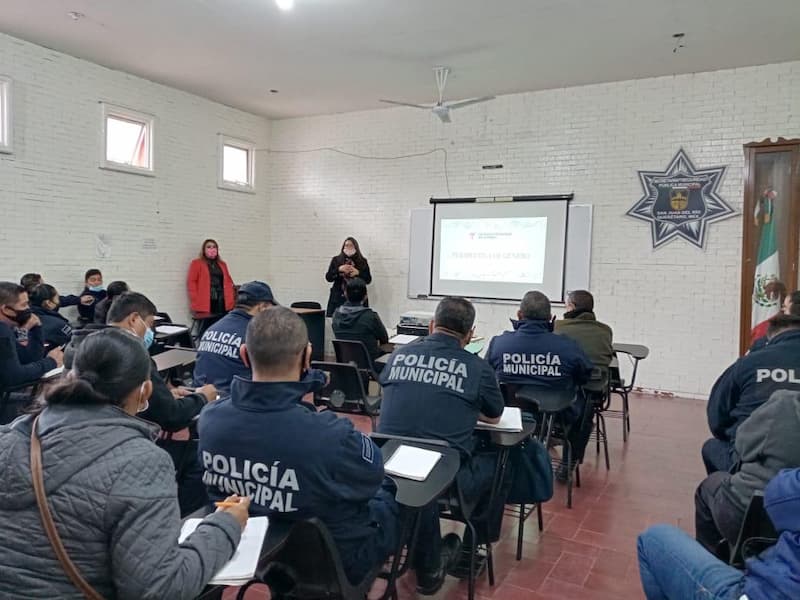 Se realiza capacitación de elementos de la Policía Queretana en SJR