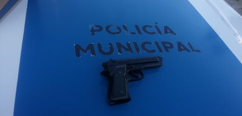 Supuesto ladrón usa pistola de diábolos y le falla el atraco en SJR, Querétaro