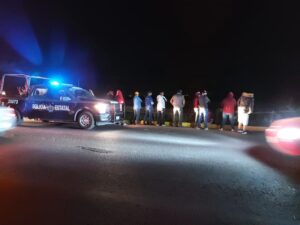 Conductor muere ahogado al volcar en canal de agua en San Juan del Río 1