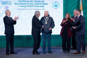 AMLO entregó Premios Nacionales de Ingeniería y de Arquitectura 2020