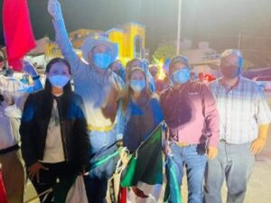 Diputada Selene Salazar recibe a paisanos de la 14va Caravana del Migrante en Jalpan de Serra