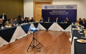 Mauricio Kuri presenta Paquete Económico 2022 a empresarios de Querétaro