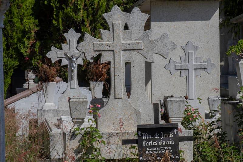 Panteones de San Juan del Río abrirán en temporada navideña