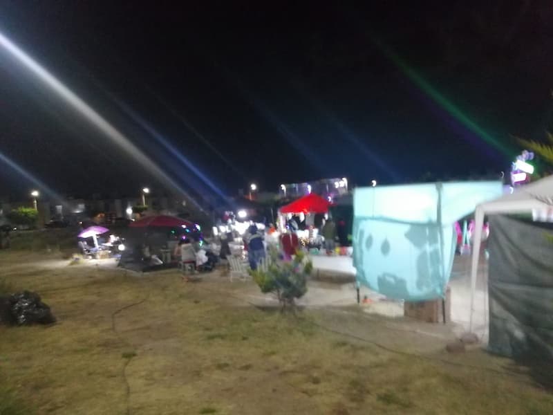 Realizan bazar navideño en Praderas del Sol, San Juan del Río