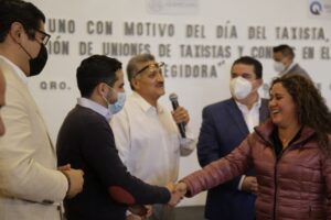 SEDESOQ conmemora Día del Taxista en Querétaro