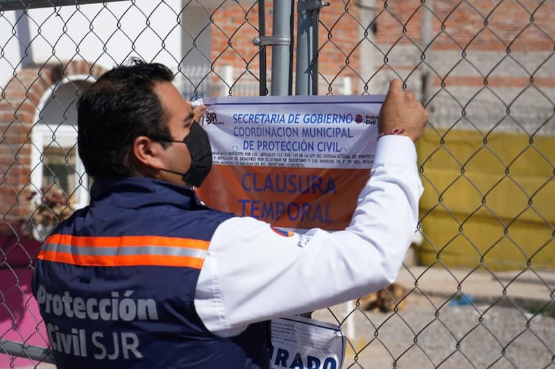 Siguen clausuras de salones por fiestas clandestinas en San Juan del Río