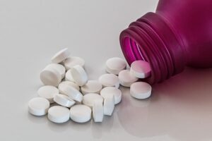 AMLO anuncia adquisición de medicamentos para tratar COVID-19