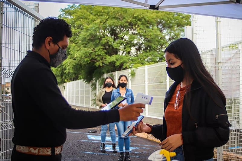 Alumnos de la UTSJR regresan a clases en formato híbrido