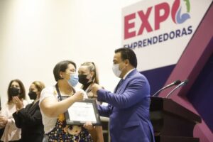 'Con Ellas', cambia vidas e impulsa la reactivación económica en Querétaro: Luis Nava