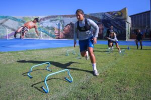 Equipo Gallos Femenil ya entrena en el Estadio Olímpico de Querétaro
